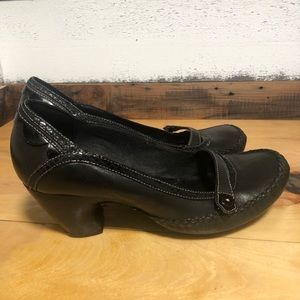 Indigo by Clark’s, women’s size 8.5- leather upper